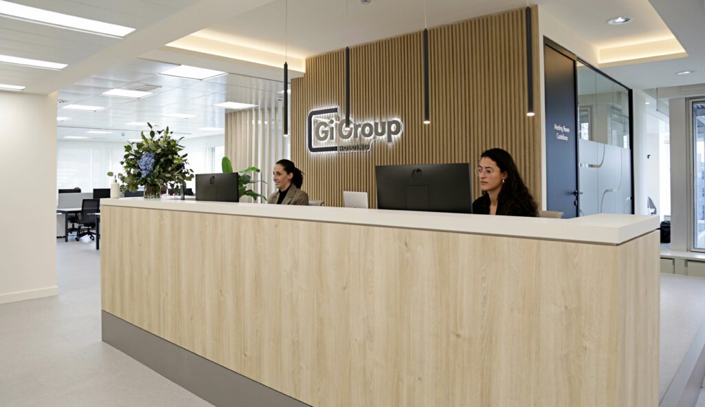 recepción gi group holding center